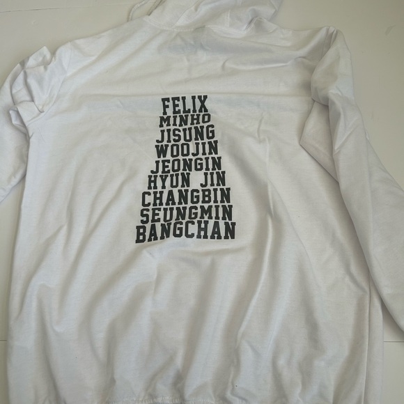 NWOT Stray Kids hoodie sweater size M - Picture 6 of 6